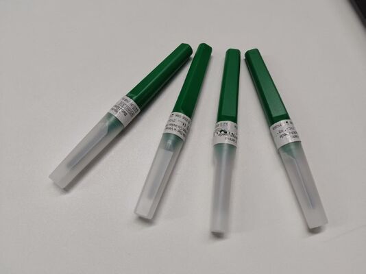 kupować Igła jednorazowa do pobierania wielu próbek krwi z trójkątną konstrukcją i samodzielnie uszczelniającym się zaworem gumowym dla bezpieczeństwa szpitalnego produkcja internetowa