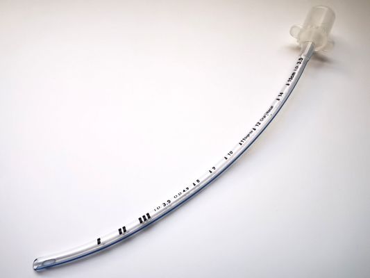 kupować Rdzenia X Preformed Endotracheal Tube 3,5 mm łatwość wstawienia Ett bez mankietów produkcja internetowa