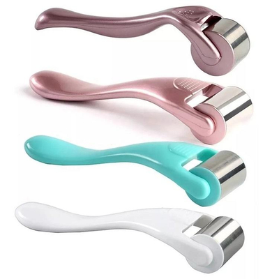 Dobra cena Nowy design skóry Derma ze stali nierdzewnej Mini Mikro Igła do twarzy Ręczny masażer rolkowy Instrument Zamrażający wałek do lodu w Internecie